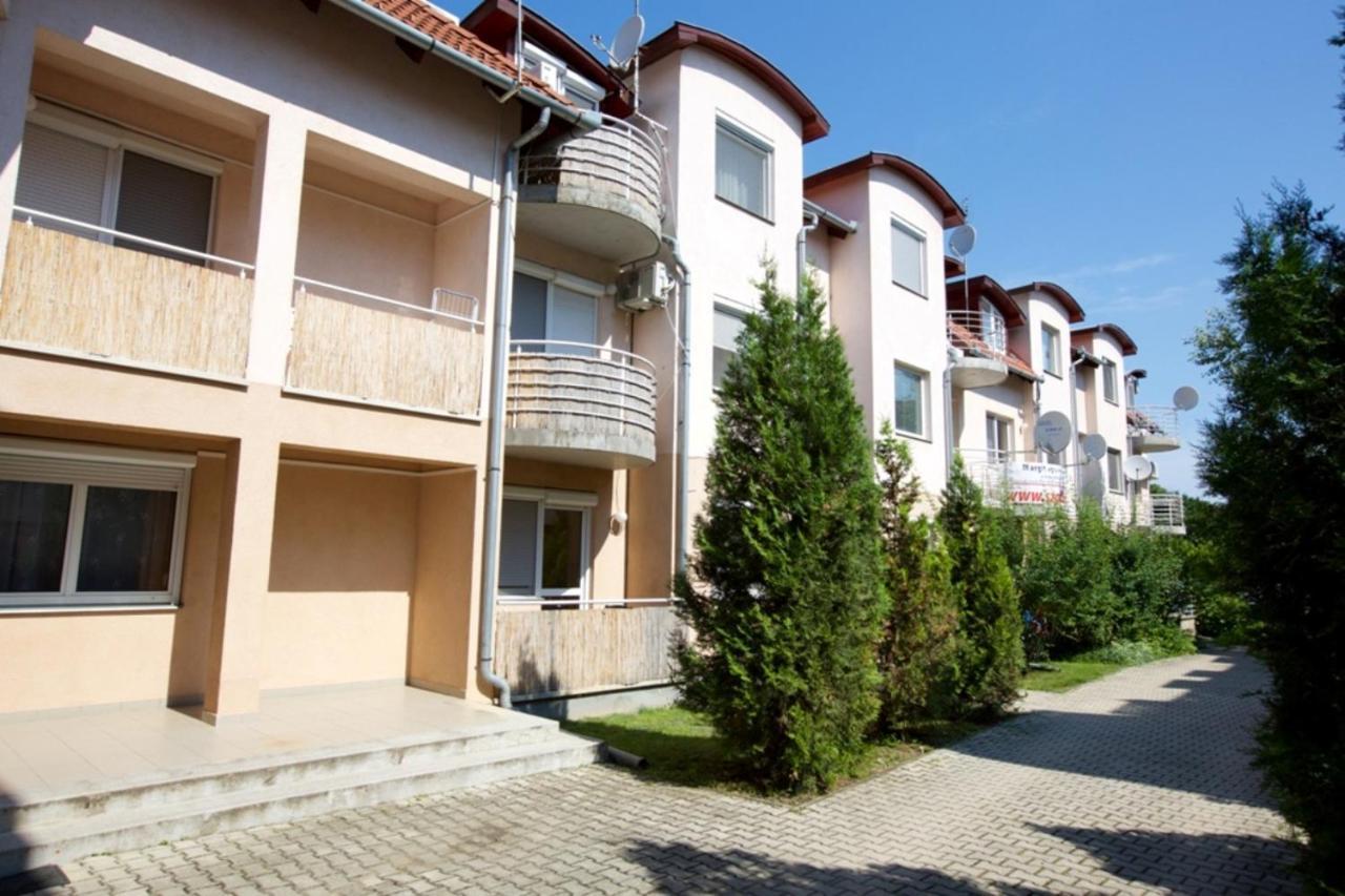 Zoli Apartmanok -Nori Koelcsey 32 Hajdúszoboszló Exterior foto